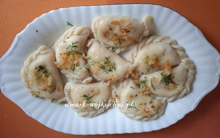 Pierogi ruskie z okrasą