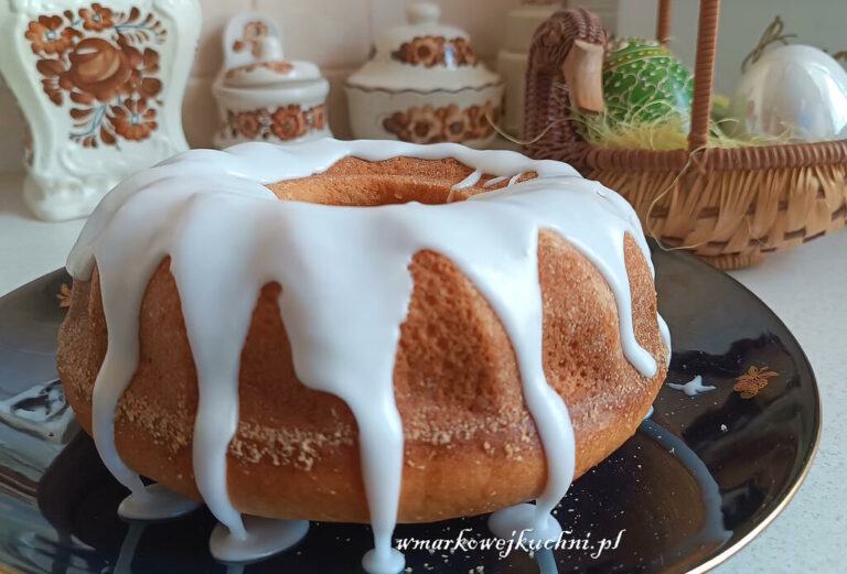 Wielkanocna babka jogurtowa
