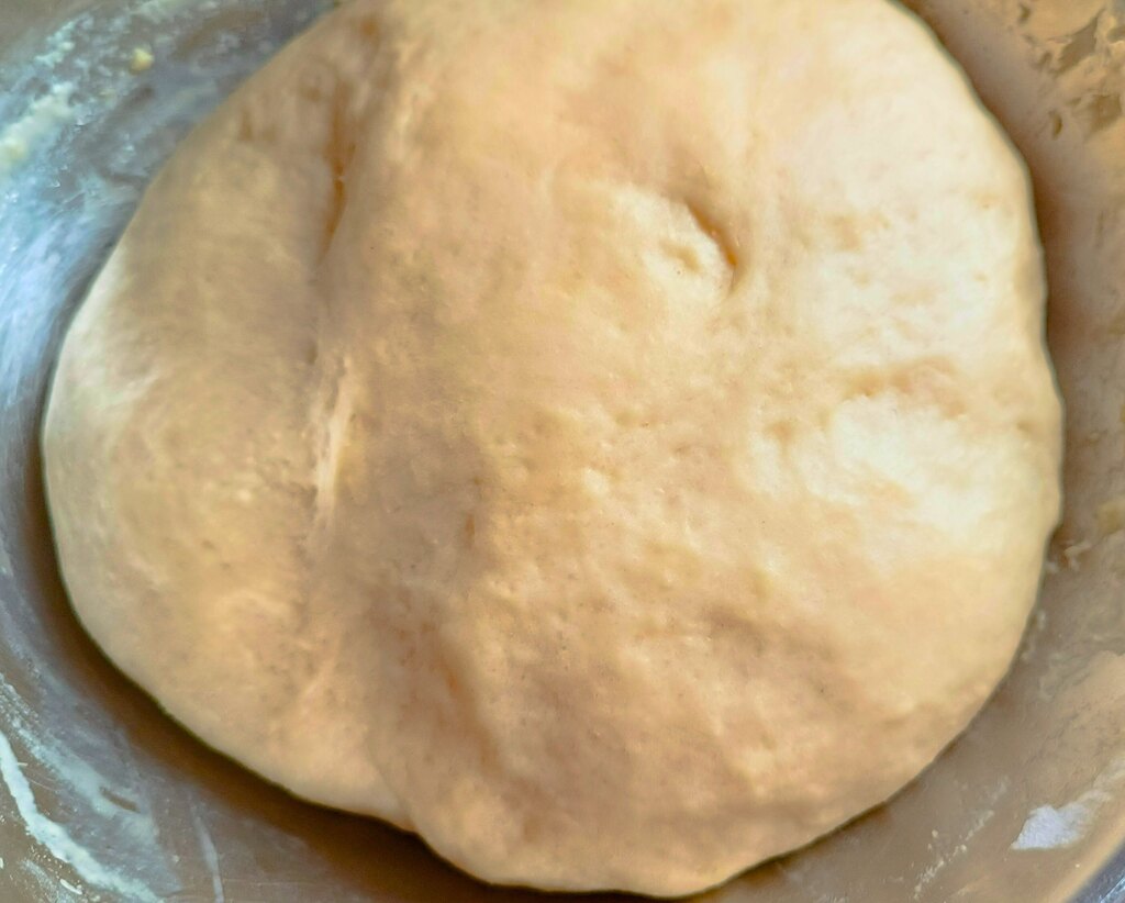 Wyrośnięte ciasto drożdżowe