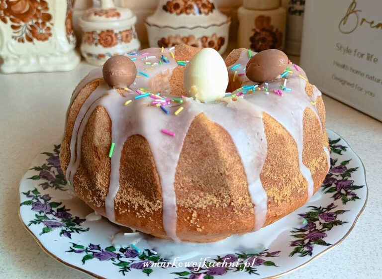 Babka jogurtowa na Wielkanoc